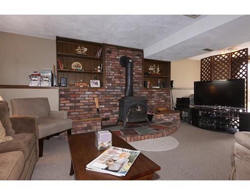 2 Dee Dee Cir, Billerica, MA 01821 photo 19