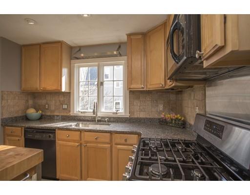 276 Hawthorn St, New Bedford, MA 02740 photo 5