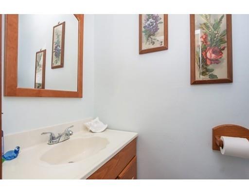 36 Eckington St, Springfield, MA 01108 photo 13