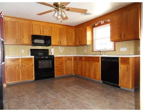 39 Blackstone St, Mendon, MA 01756 photo 6