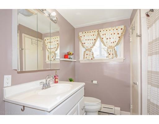 25 Benson St, Worcester, MA 01604 photo 12