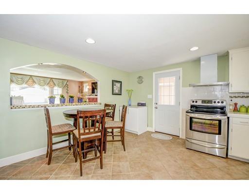 25 Benson St, Worcester, MA 01604 photo 4