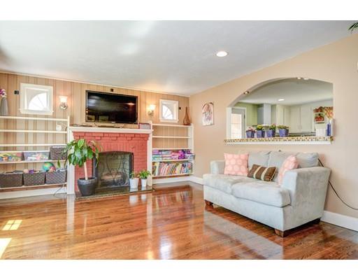 25 Benson St, Worcester, MA 01604 photo 3