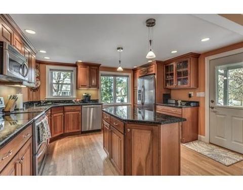 16 Mark Ave, Reading, MA 01867 photo 2
