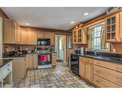 34 Auburn St, Reading, MA 01867 photo 10