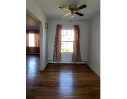 36 Derryfield St, Springfield, MA 01118 photo 4
