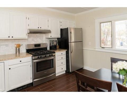 18 Pickering St, Danvers, MA 01923 photo 4