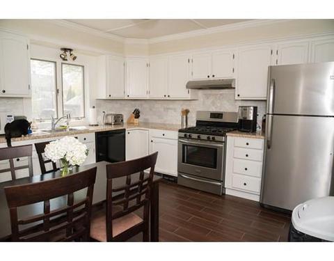 18 Pickering St, Danvers, MA 01923 photo 2