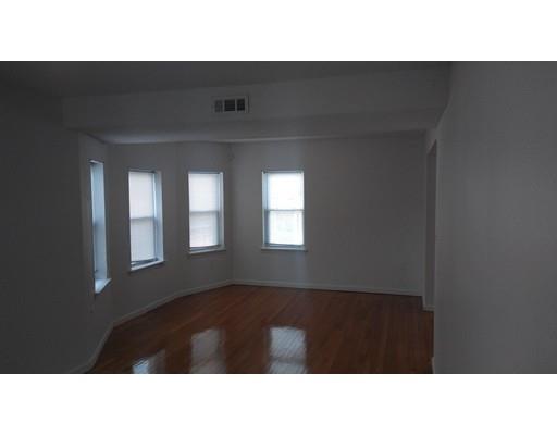 22 Lawndale St, Springfield, MA 01108 photo 7