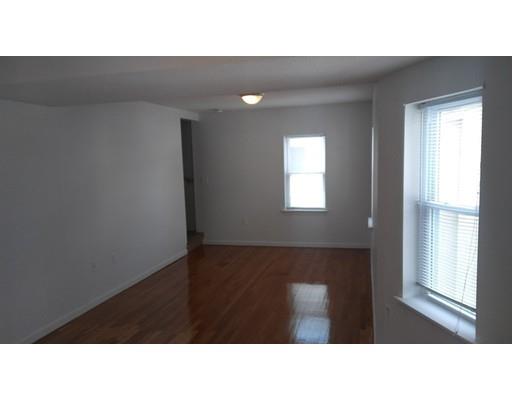 22 Lawndale St, Springfield, MA 01108 photo 8