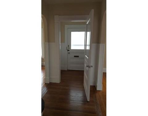 587 Dickinson St, Springfield, MA 01108 photo 9