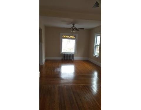 587 Dickinson St, Springfield, MA 01108 photo 6