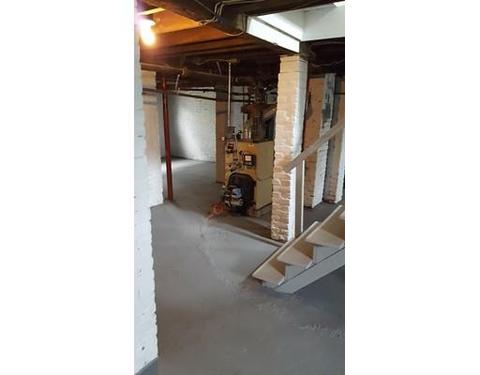 587 Dickinson St, Springfield, MA 01108 photo 16