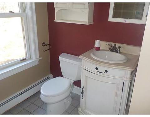 27 Pudding St, Uxbridge, MA 01569 photo 12