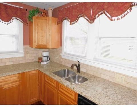 202 Edendale St, Springfield, MA 01104 photo 5