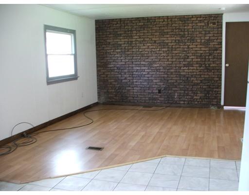 21 Oregon St, Fall River, MA 02720 photo 3