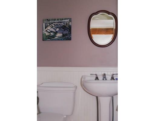 24 Bertram St, Beverly, MA 01915 photo 8
