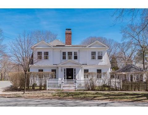 17 Middle St, Hingham, MA 02043 photo 2