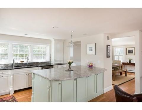 17 Middle St, Hingham, MA 02043 photo 3