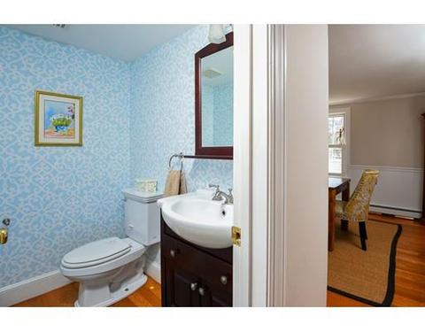 17 Middle St, Hingham, MA 02043 photo 12