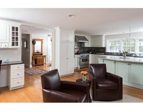 17 Middle St, Hingham, MA 02043 photo 7