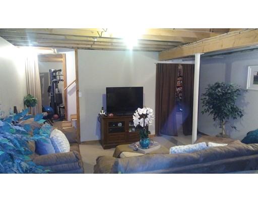 111 Waldorf St, Springfield, MA 01109 photo 13