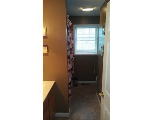 111 Waldorf St, Springfield, MA 01109 photo 8