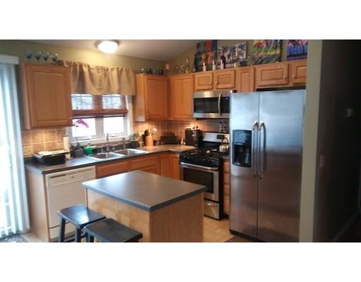 111 Waldorf St, Springfield, MA 01109 photo 4