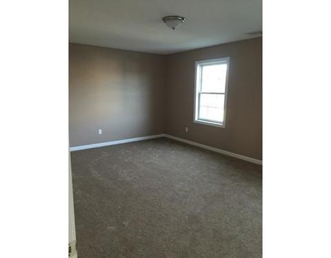 21 Thomas St, Chicopee, MA 01013 photo 11