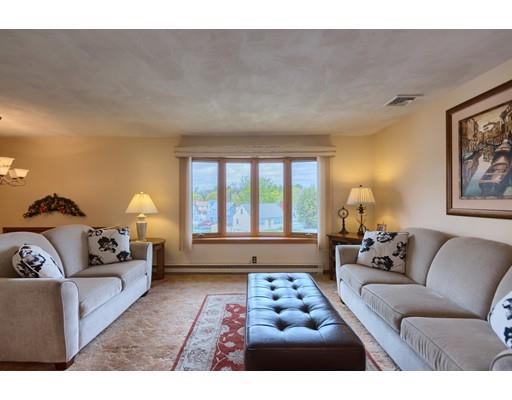 6 Rayner Cir, Stoneham, MA 02180 photo 2