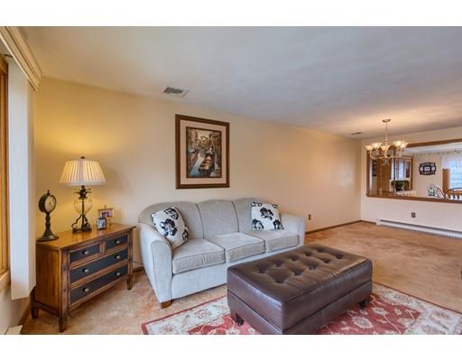 6 Rayner Cir, Stoneham, MA 02180 photo 4