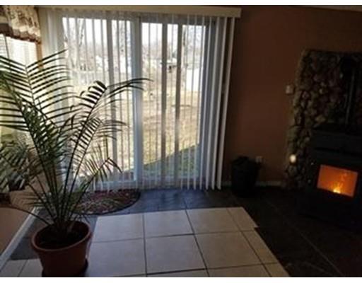 146 Vincent St, Springfield, MA 01129 photo 5