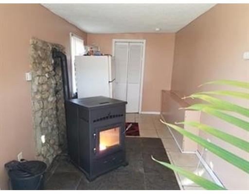 146 Vincent St, Springfield, MA 01129 photo 6