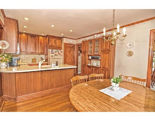 81 Curve St, Needham, MA 02492 photo 9