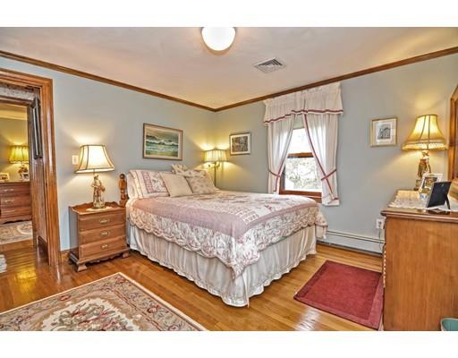 81 Curve St, Needham, MA 02492 photo 21