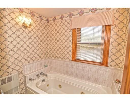 81 Curve St, Needham, MA 02492 photo 18