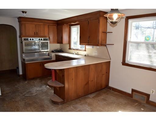 41 Cooper St, West Springfield, MA 01089 photo 5