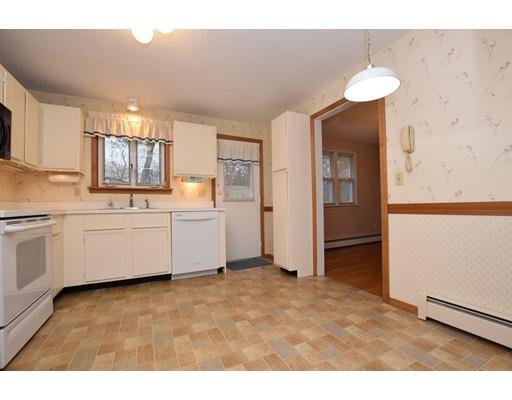 5 Trail Cir, Springfield, MA 01118 photo 4