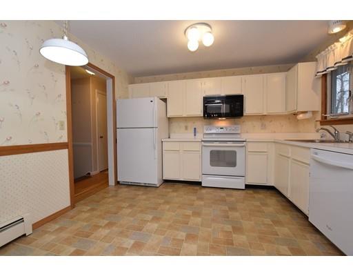 5 Trail Cir, Springfield, MA 01118 photo 3