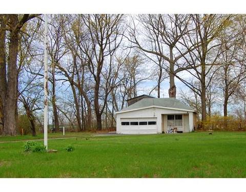 94 Forest St, Chicopee, MA 01013 photo 2