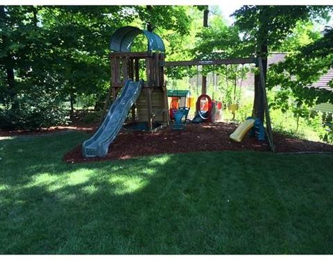 2 Hickory Dr, Worcester, MA 01609 photo 4