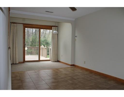 99 Slumber Ln, Springfield, MA 01128 photo 14