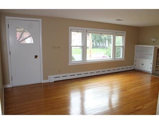 99 Slumber Ln, Springfield, MA 01128 photo 9