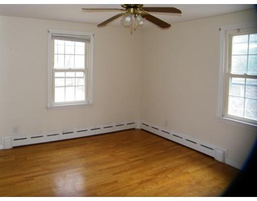 29 Wheeler Ave, Springfield, MA 01118 photo 5
