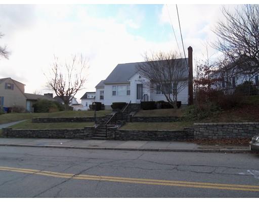 398 Oak Grove Ave, Fall River, MA 02723 photo 2