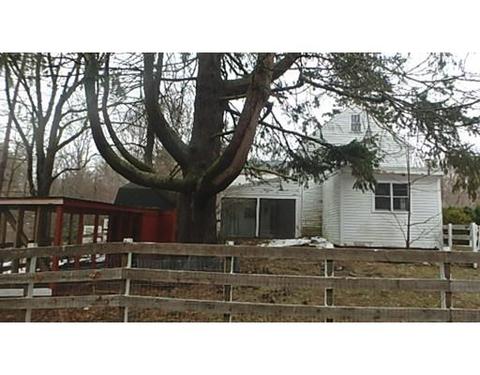 81 Elm St, Georgetown, MA 01833 photo 2