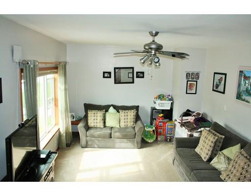 12 Arrowsic St, Worcester, MA 01606 photo 4