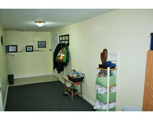 12 Arrowsic St, Worcester, MA 01606 photo 17