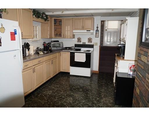 95 Angell St, Fall River, MA 02721 photo 10