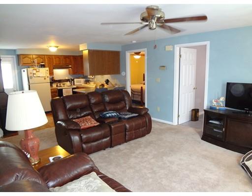 95 Angell St, Fall River, MA 02721 photo 4